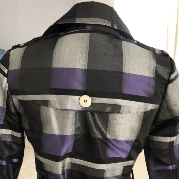 Gorgeous satin short trench coat - Picture 8 of 8